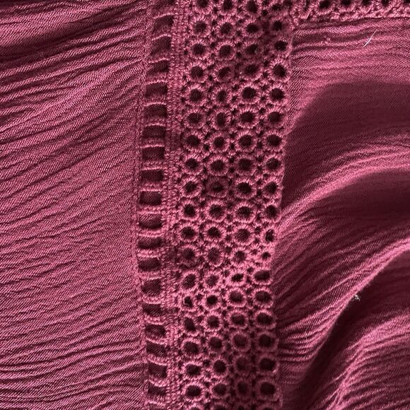 Torrid  Flowy Top, 3/4 sleeve with lace detail Maroon Size 2 - Picture 15 of 16
